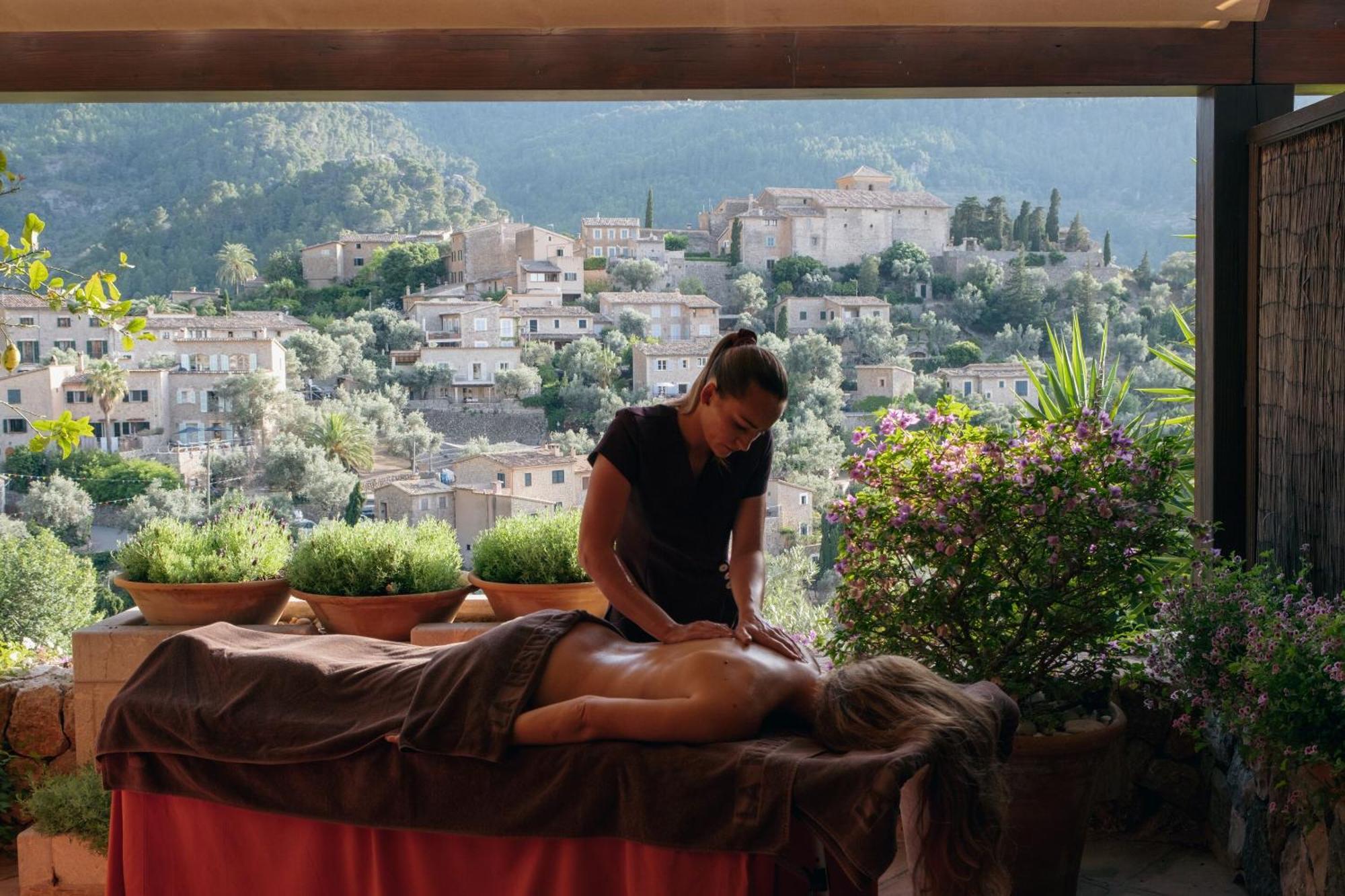 La Residencia, A Belmond Hotel, Mallorca Дея Екстериор снимка